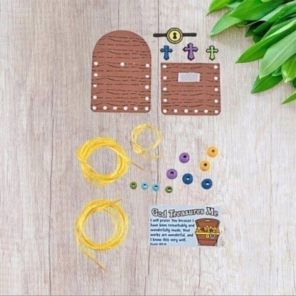 Under the Sea Lacing Pouch Necklace Craft Kit 12 Kits - Picture 1 of 2